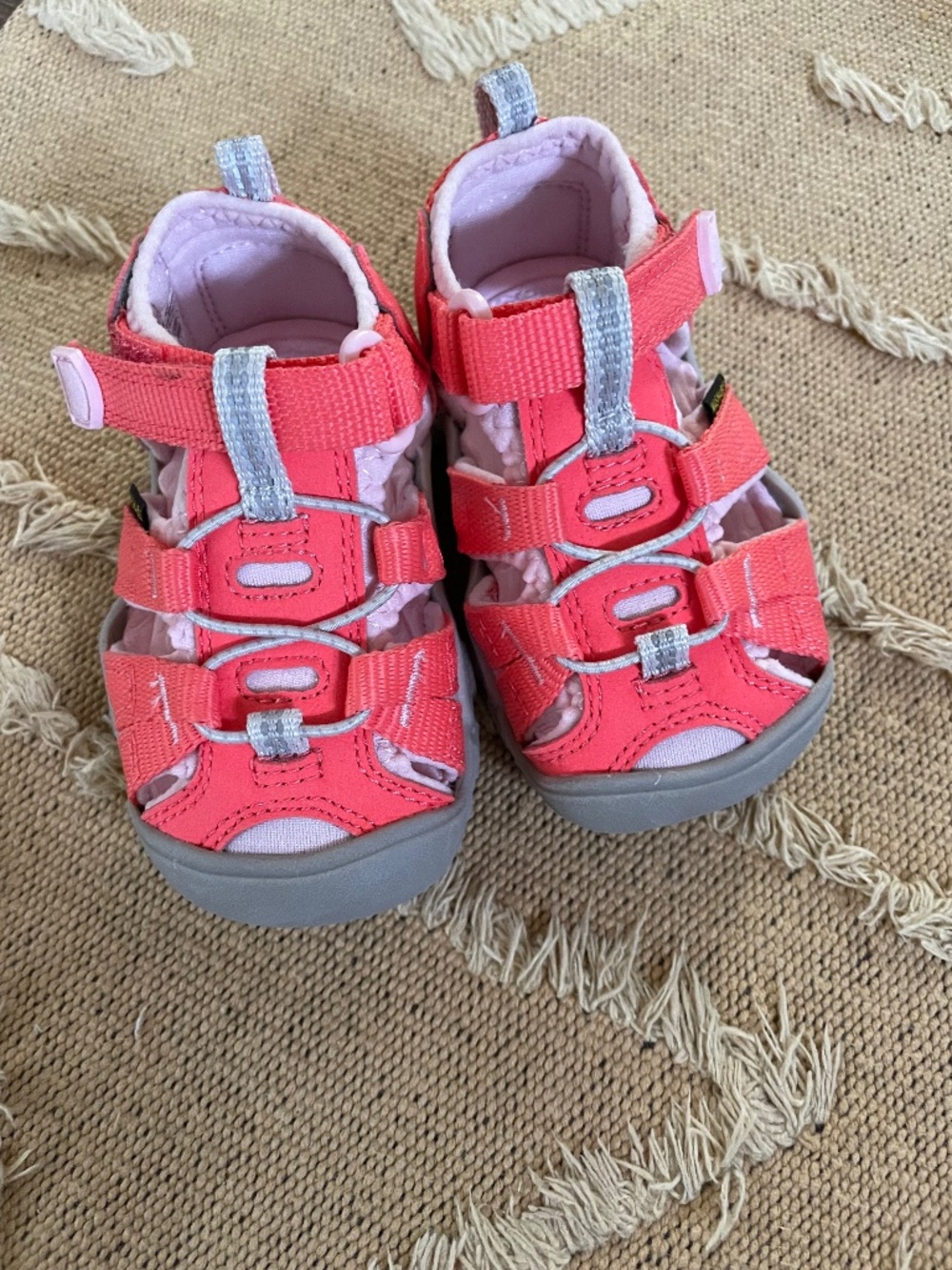 Brand new CNX KEEN toddler size 4 sandals